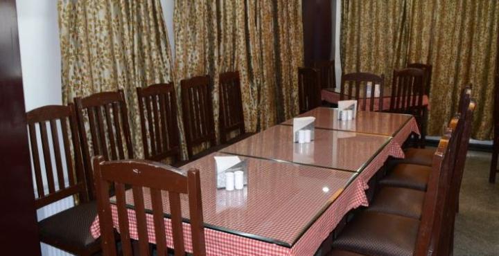 Hotel Royal Batoo Srīnagar Esterno foto