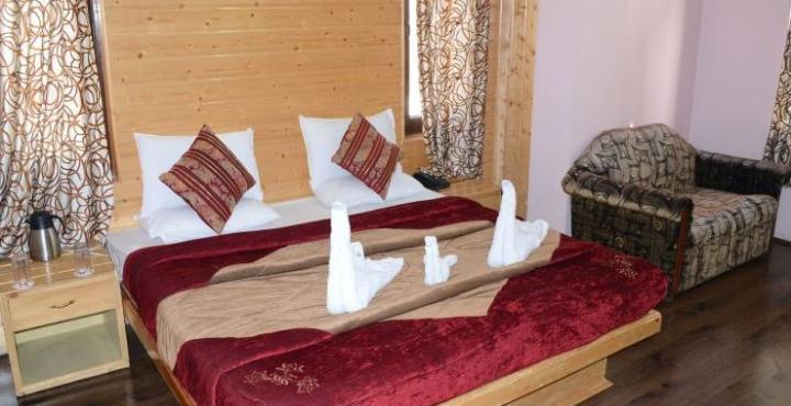 Hotel Royal Batoo Srīnagar Esterno foto