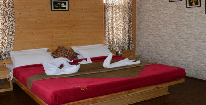 Hotel Royal Batoo Srīnagar Esterno foto